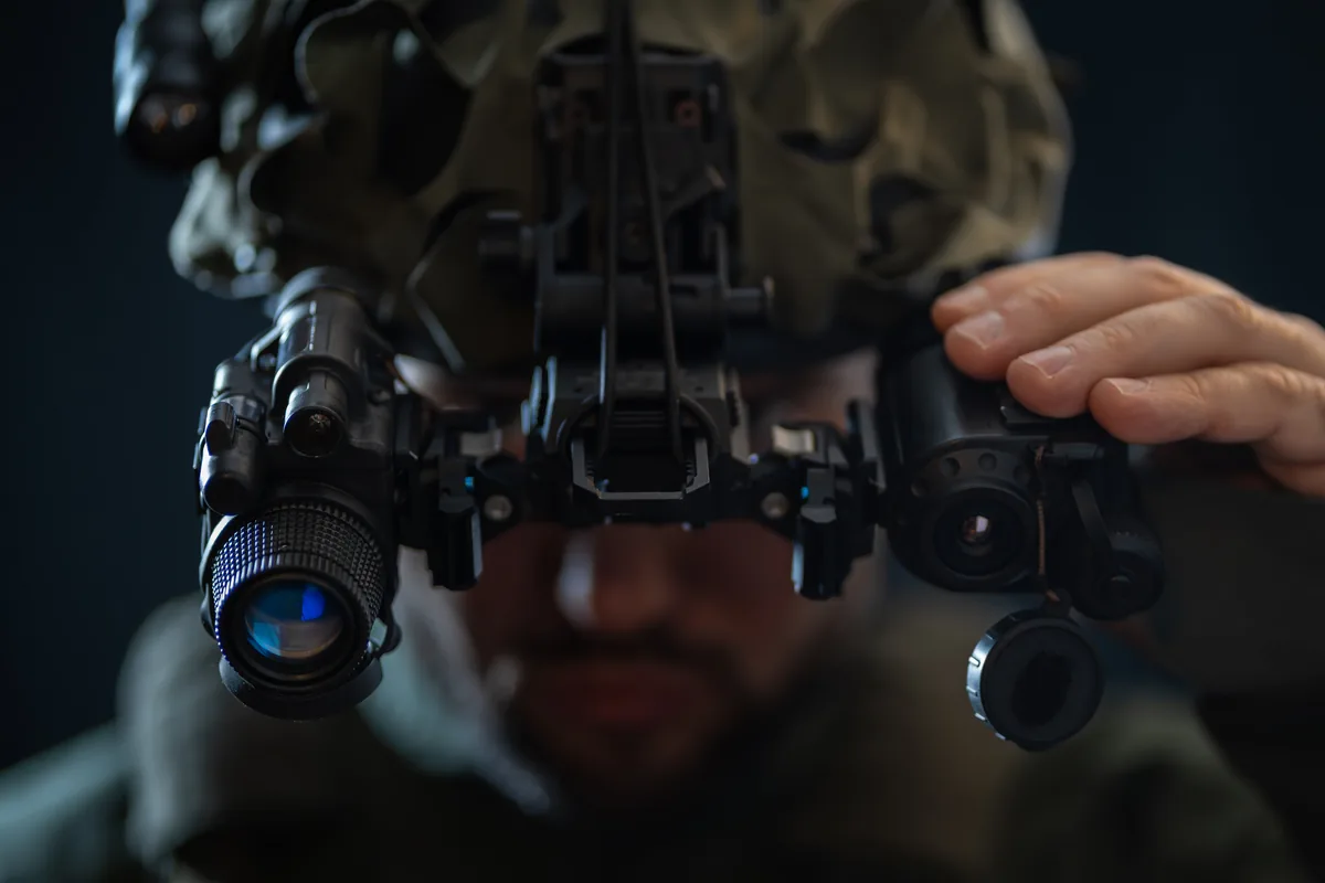 暗視装置 NVG 夜間作戦 CSAR SAR